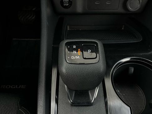 Used 2025 Nissan Rogue SV image 24