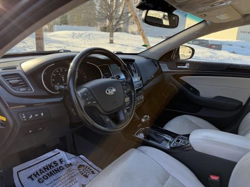 Used 2014 Kia Cadenza Limited image 16