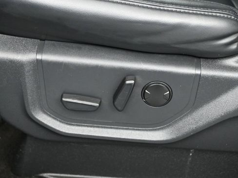 Used 2023 Ford Expedition Max XLT image 10