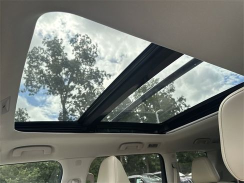 New 2025 Nissan Armada Platinum Reserve image 4