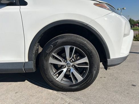 Used 2018 Toyota RAV4 XLE FWD image 33