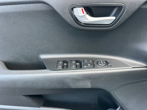 Used 2021 Kia Rio Sedan FWD image 11