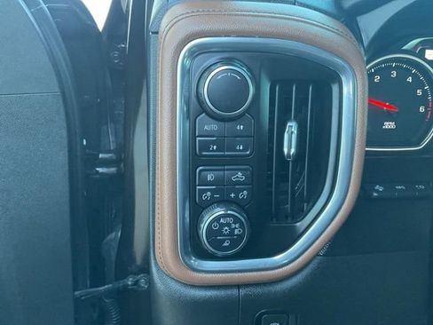 Used 2019 Chevrolet Silverado 1500 High Country w/ Technology Package image 8