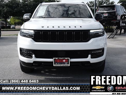 Used 2023 Jeep Wagoneer Series II image 2