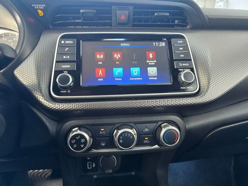 Used 2020 Nissan Kicks S image 6