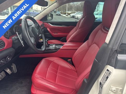 Used 2023 Maserati Levante Modena image 6
