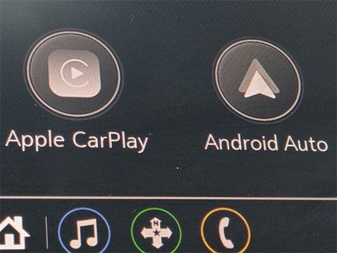 Used 2022 Chevrolet Trax LT w/ LT Convenience Package image 5