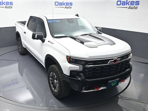 Used 2024 Chevrolet Silverado 1500 ZR2 AWD/4WD image 49