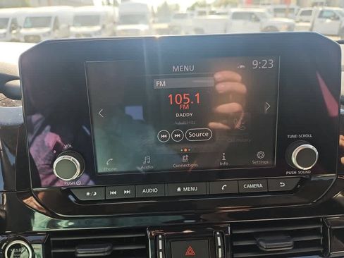 Used 2022 Nissan Pathfinder SV FWD image 17