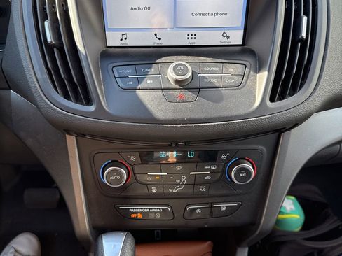 Used 2017 Ford Escape SE w/ Equipment Group 201A AWD/4WD image 10