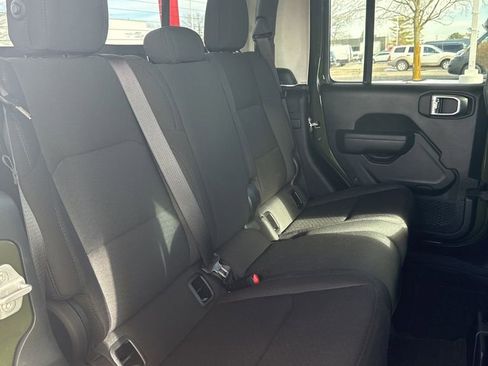 Used 2022 Jeep Gladiator Sport image 21
