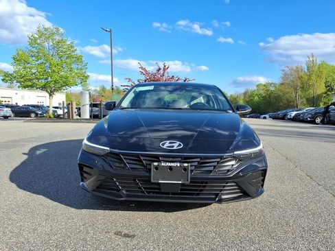 New 2026 Hyundai Elantra Limited FWD image 2