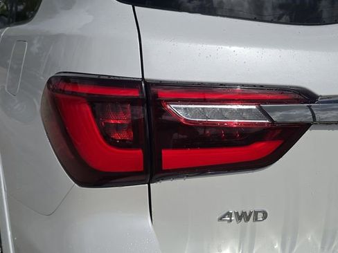 Used 2024 INFINITI QX80 Sensory AWD/4WD image 7