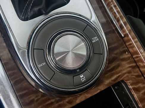 Used 2020 Nissan Armada SL w/ Premium Package image 25