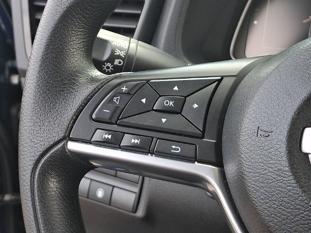 Used 2025 Nissan Leaf S FWD image 7