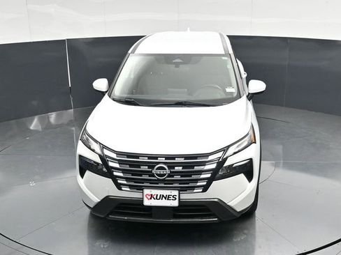 Used 2025 Nissan Rogue SV AWD/4WD image 45