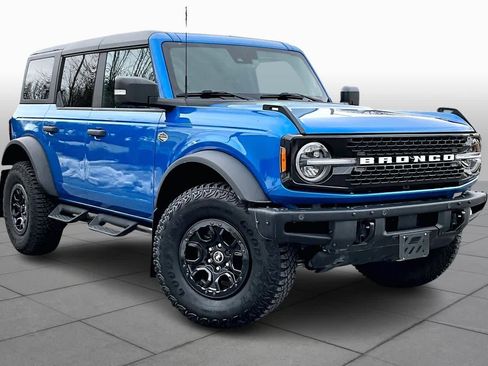 Used 2024 Ford Bronco Wildtrak image 2