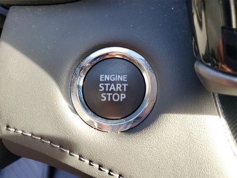 Used 2023 Toyota Highlander LE image 33