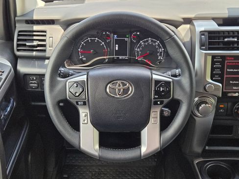 Used 2025 Toyota Camry SE w/ Convenience Package FWD image 34