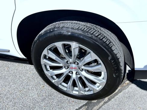 Used 2023 GMC Yukon Denali w/ Denali Reserve Package AWD/4WD image 24