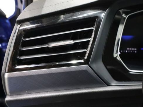 Used 2024 Volkswagen Jetta SE image 18