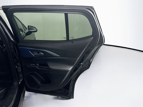 Used 2024 Chevrolet Equinox EV LT FWD image 32