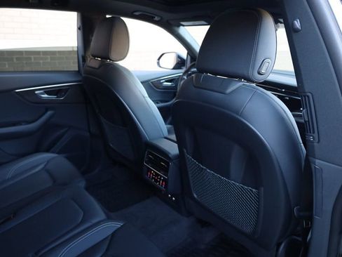 Used 2019 Audi Q8 Prestige image 25