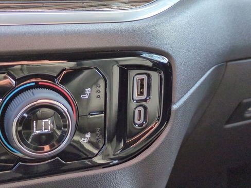 Used 2025 Chevrolet Silverado 1500 LT Trail Boss w/ Convenience Package II image 23