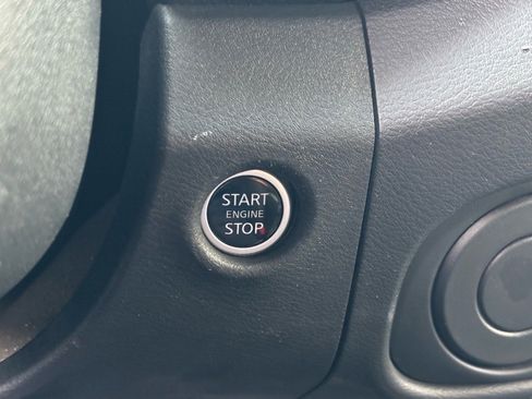 Used 2023 Nissan Frontier SV w/ SV Convenience Package image 17