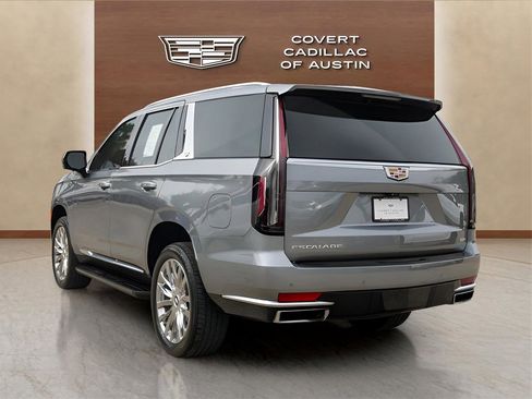 Used 2023 Cadillac Escalade Premium Luxury image 3