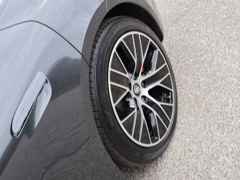 Used 2020 Porsche Taycan 4S image 36