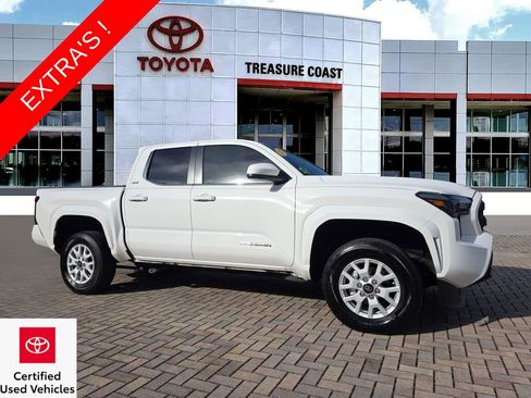 Certified 2025 Toyota Tacoma SR5 AWD/4WD image 1