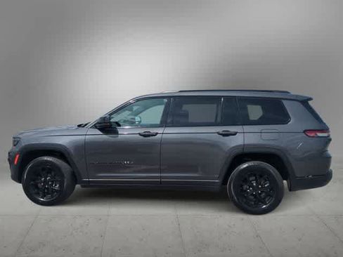 Used 2024 Jeep Grand Cherokee L Laredo image 5
