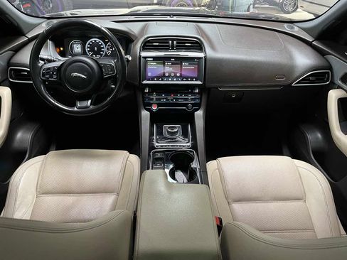 Used 2017 Jaguar F-PACE Prestige AWD/4WD image 9