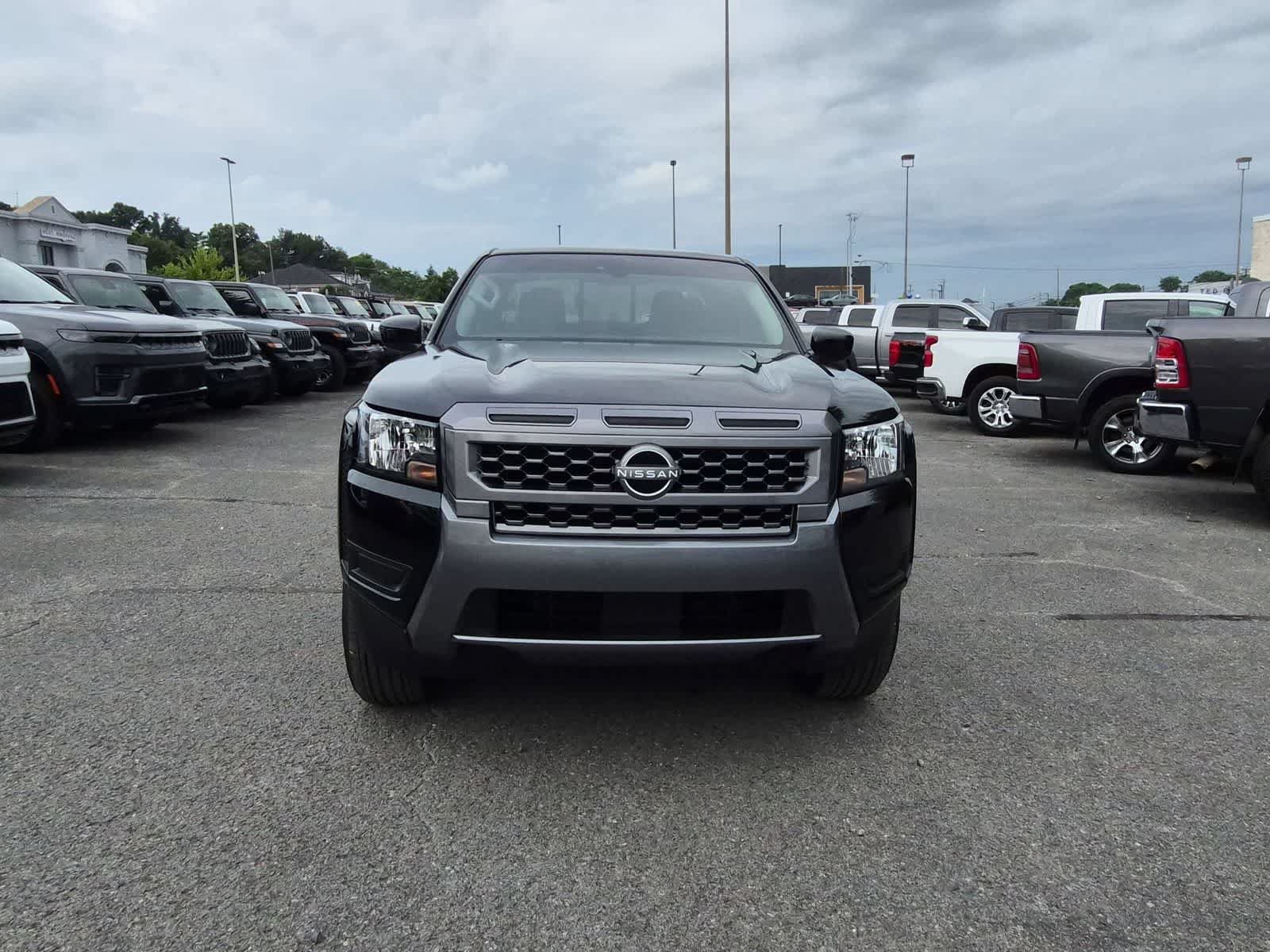 Used 2025 Nissan Frontier SV w/ Tow Package RWD image 9