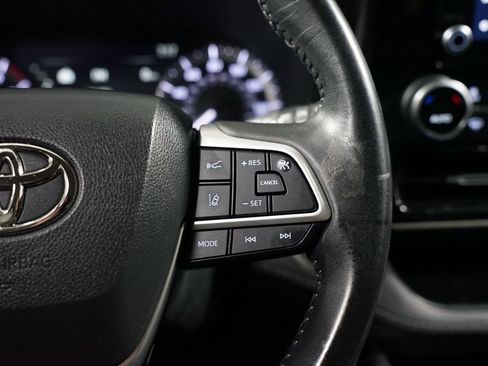 Used 2023 Toyota Highlander LE image 13