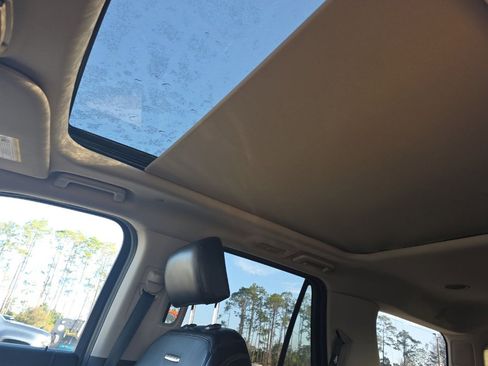 Used 2019 Ford Expedition Platinum image 14