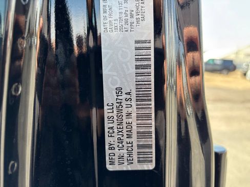 Used 2025 Jeep Wrangler Unlimited Sahara AWD/4WD image 29