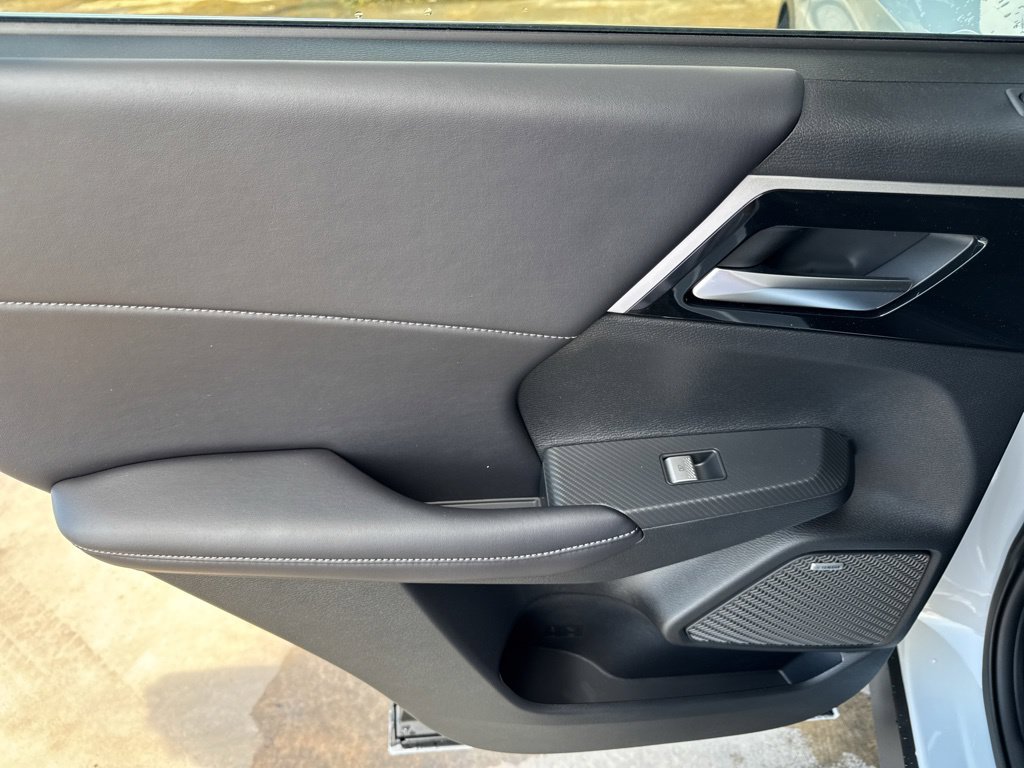New 2026 Mitsubishi Outlander AWD image 40