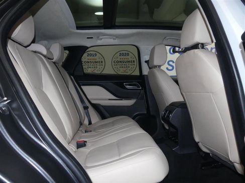Used 2020 Jaguar F-PACE Premium image 22
