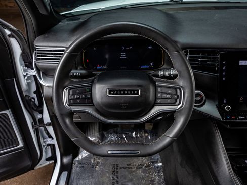 Used 2023 Jeep Wagoneer Series II image 15