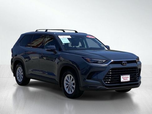 Certified 2024 Toyota Grand Highlander XLE image 12