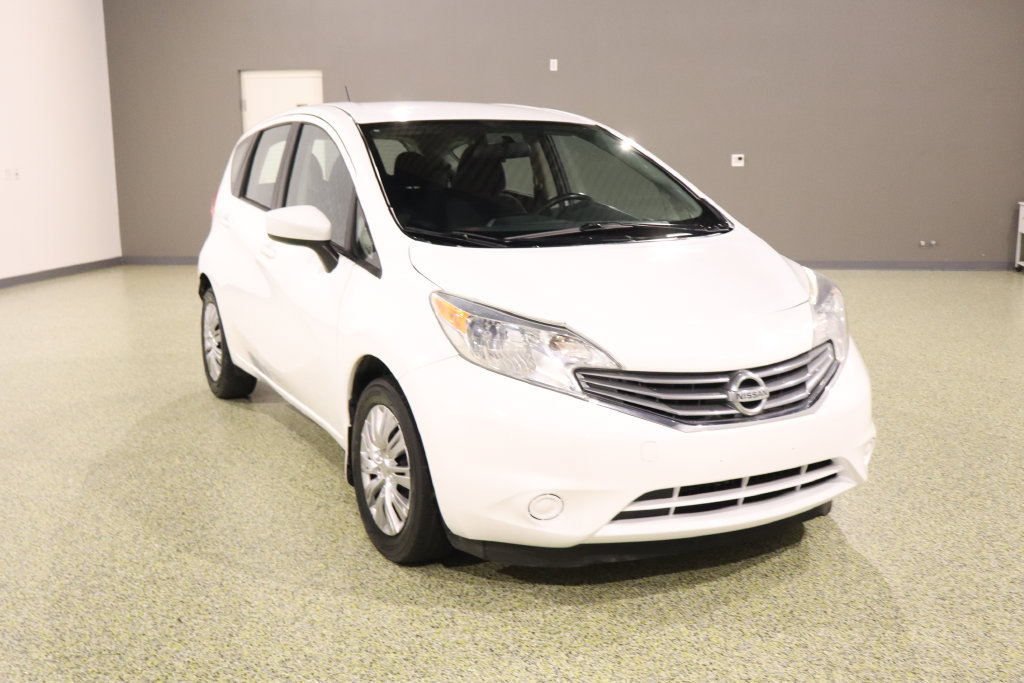 Used 2016 Nissan Versa Note SV FWD image 1