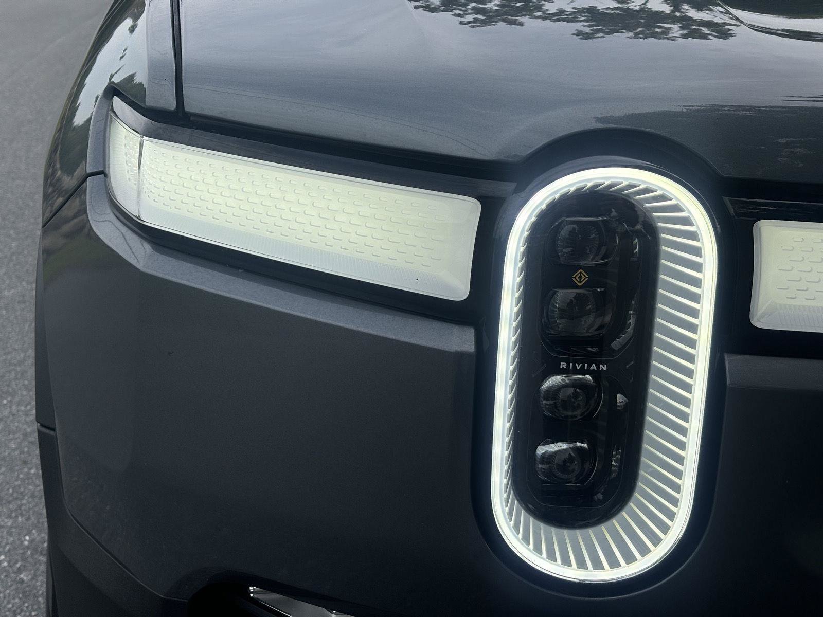 Used 2022 Rivian R1S Launch Edition Quad AWD/4WD image 22