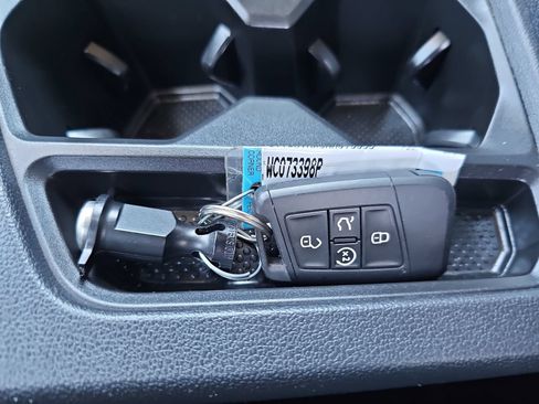 Used 2022 Volkswagen Tiguan SE FWD image 47
