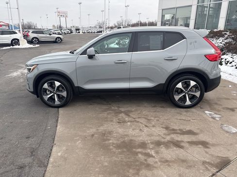 Certified 2025 Volvo XC40 B5 Plus image 10