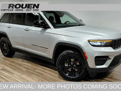 Used 2025 Jeep Grand Cherokee Altitude