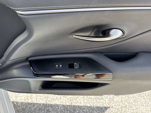 Used 2025 Lexus ES 350 w/ Premium Package FWD image 44