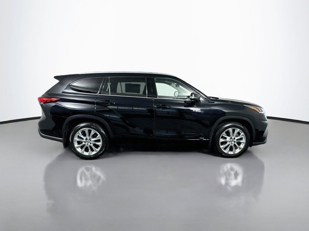 Used 2021 Toyota Highlander Limited AWD/4WD image 9