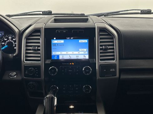 Used 2016 Ford F150 Lariat image 16